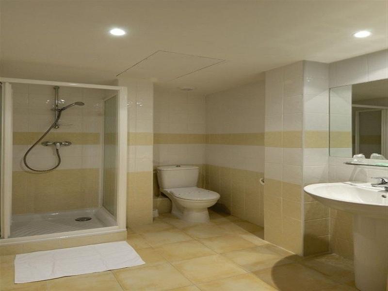 Mini-hôtel Share 3*