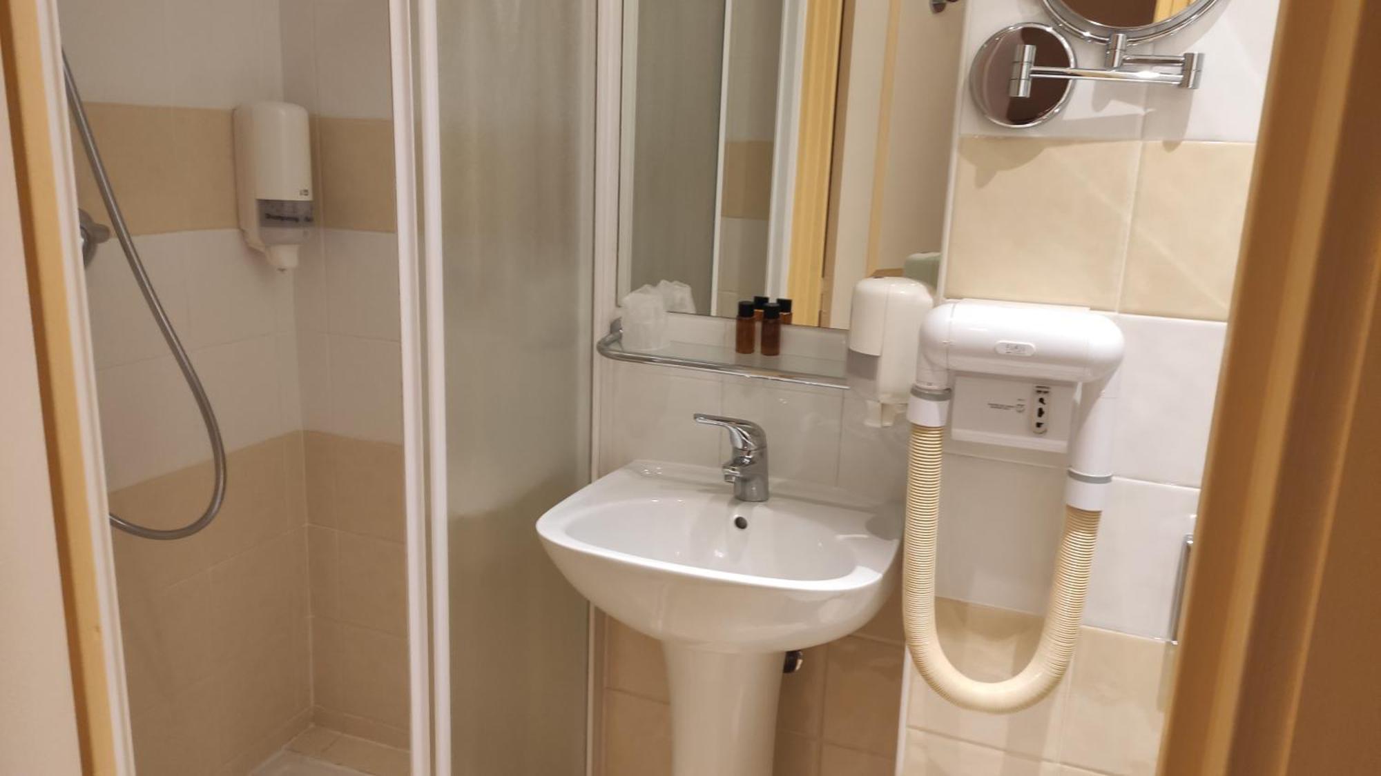 Share Mini-hôtel